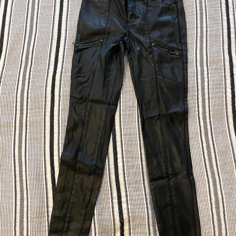 WHBM The Mid-rise Skinny pants.  Black. New condition. Size 2.